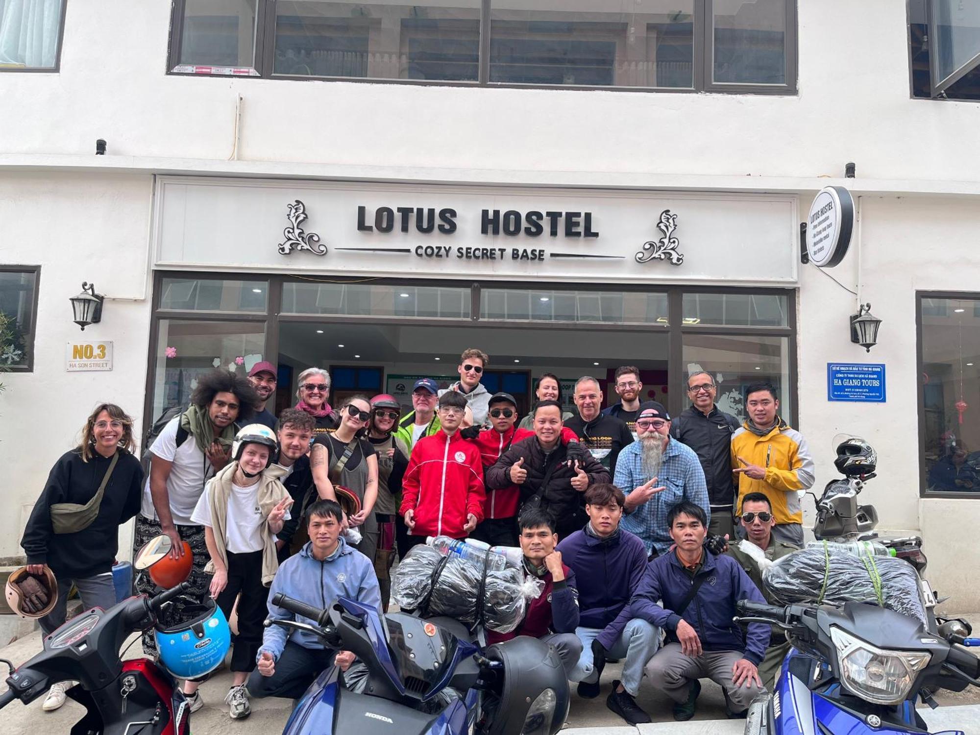 Ha Giang Lotus Hostel Motorbikes Tours Exterior photo
